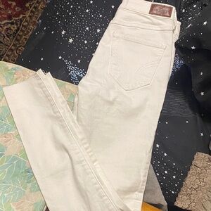 Hollister Women's Cream Straight Leg Jeans